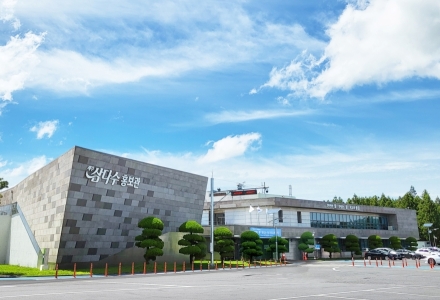 제주개발공사, 제주삼다수 330ml 용기 추가 경량화…플라스틱 사용량 14% 감축
