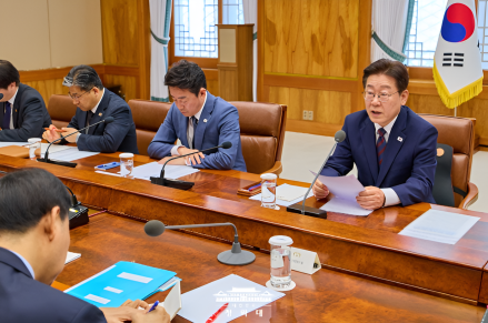 석유 가격 안정화 총력… 이재명 대통령 “최고가격제 검토·불법 행위 엄단”