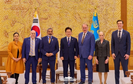 이재명 대통령, 미국 의회 대표단과 만나 중동 정세와 한미 협력 및 한반도 문제 폭넓게 논의