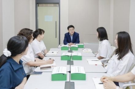 한대희 군포시장, 민원콜센터 상담사와 간담회…“시민 체감 민원서비스 높이겠다”