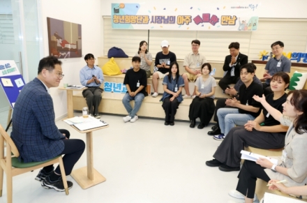 전주시, 청년 목소리 정책에 담는다…조지훈 시장, 청년희망단과 소통