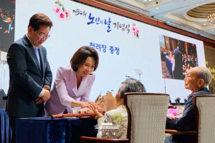 이 대통령 “노인일자리 118만개로 확대”…간병비 건강보험 적용 추진