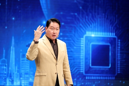 최태원 회장 “20대로 돌아간다면 사회문제 해결 창업”…AI 시대 청년들에게 도전 강조