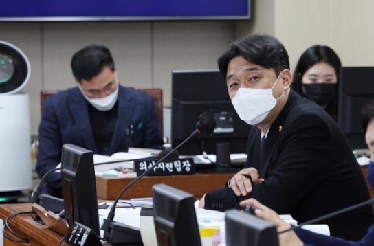 정준호 서울시의원, 건물통계별 온실가스 감축사업 재정립 요구!