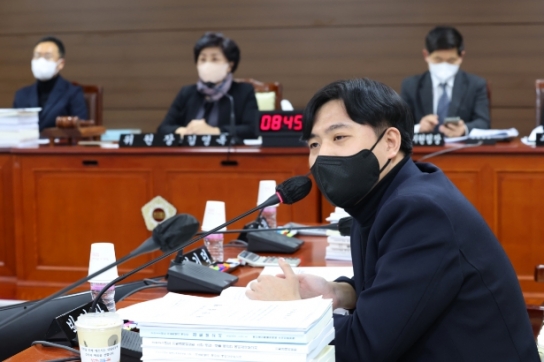 박강산 서울시의원,“학교 석면 관리 체계, 틈새가 너무 많다”