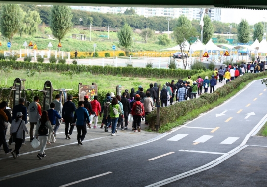 안양천사랑 가족건강 걷기, '구로 탄소 제로(ZERO)걷기'로 개편