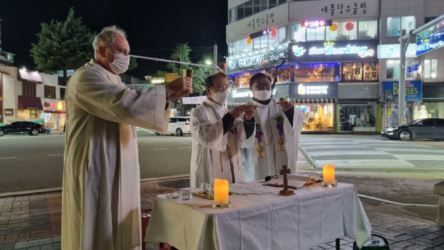 7사제님들의 환경 사랑’. 사진=삼척석탄화력발전소투쟁위원회 제공.jpg