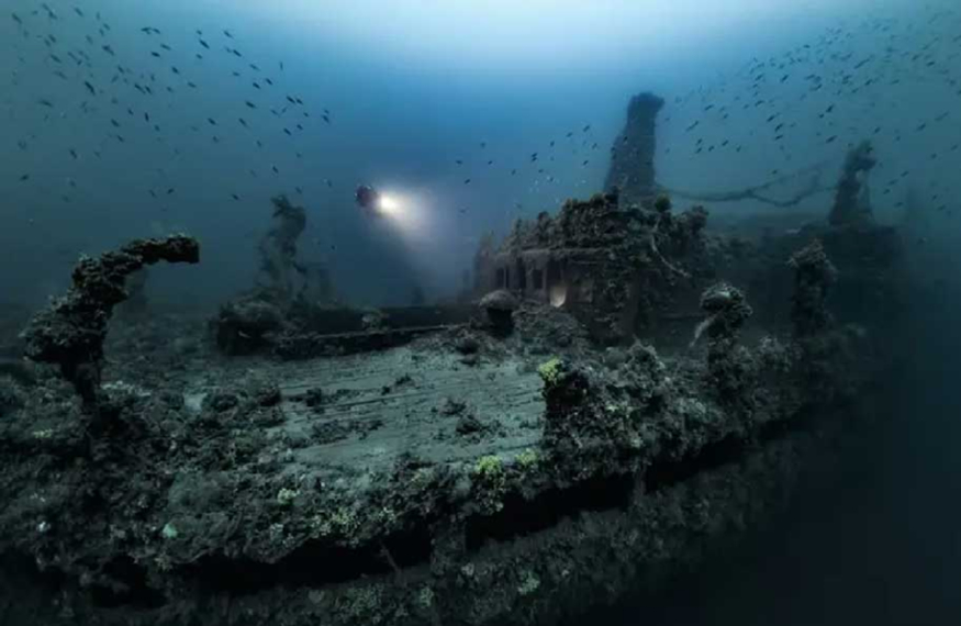 SS-Carthage의-난파선-Alex-Dawson-UPY2025.jpg
